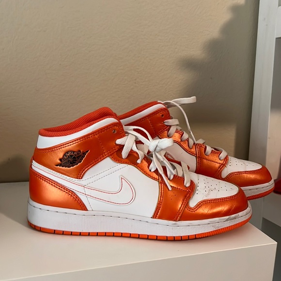 white and orange 1s